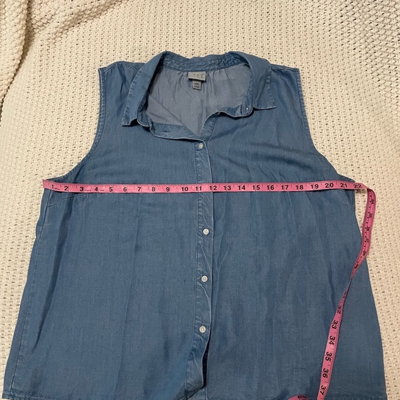 A New Day Sleeveless Chambray Top (size XXL) - Picture 4 of 7